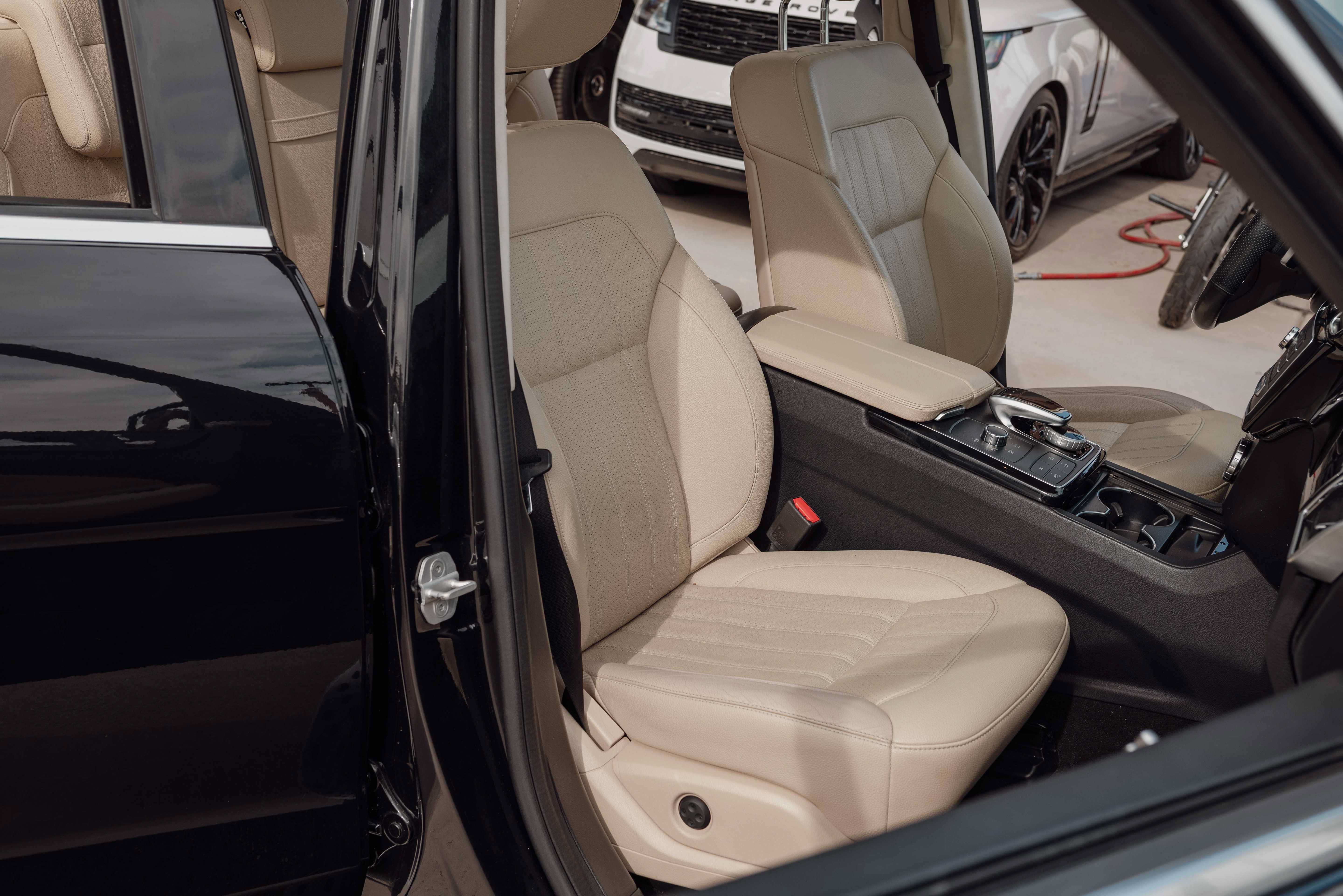 Used 2017 Mercedes-Benz GLS 450 4MATIC w/ Premium Package image 11