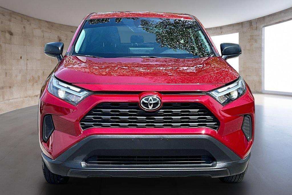 Used 2024 Toyota RAV4 LE AWD/4WD image 4
