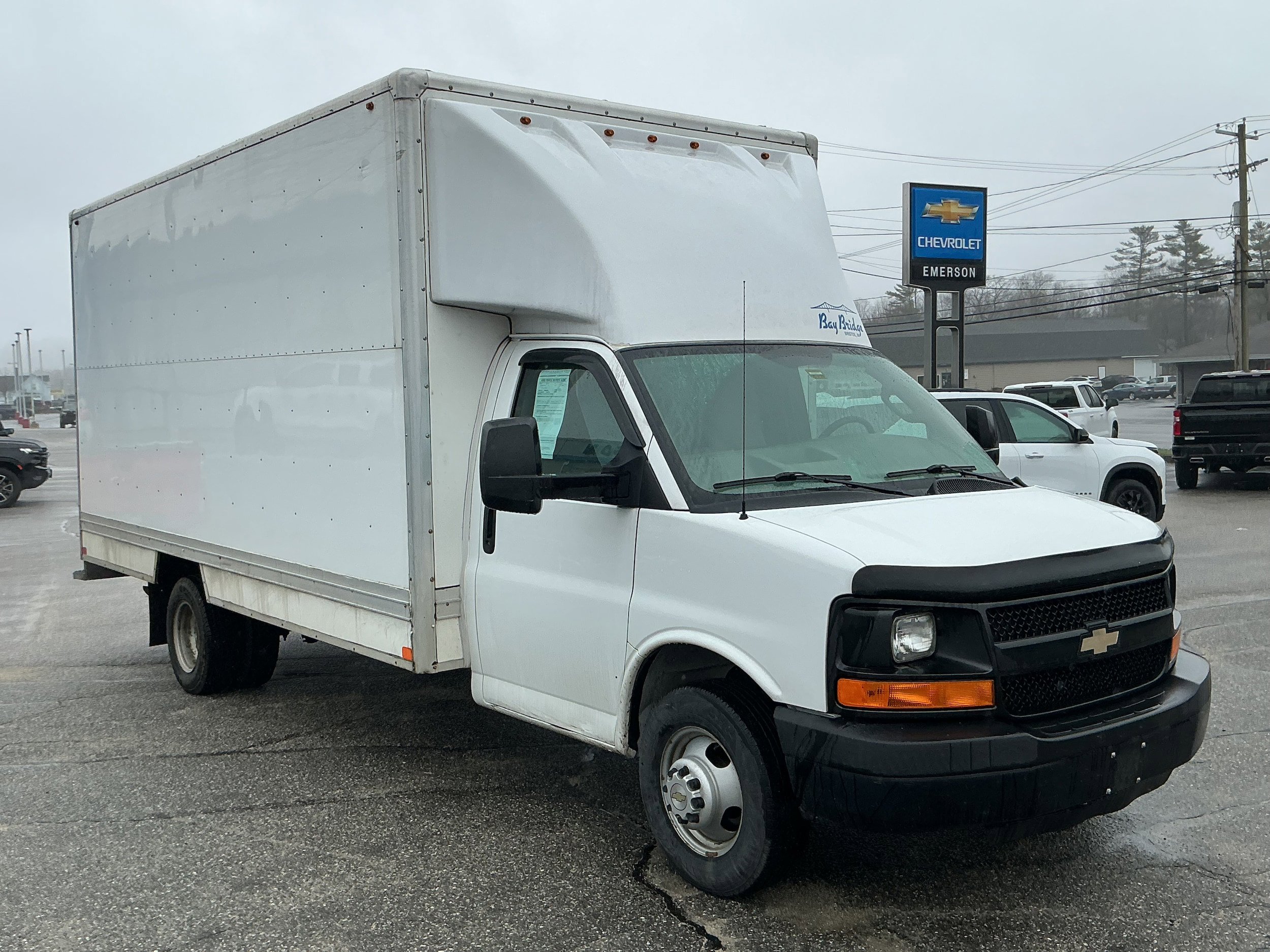 Used 2016 Chevrolet Express 3500 Extended RWD image 2
