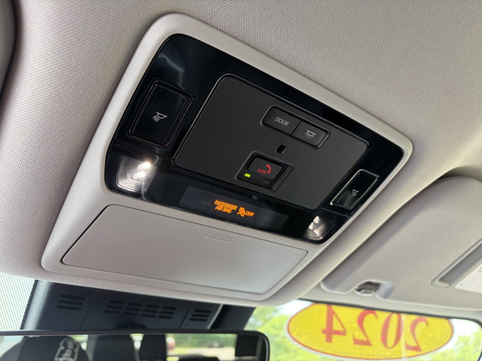 Used 2024 Toyota Grand Highlander AWD Hybrid image 27