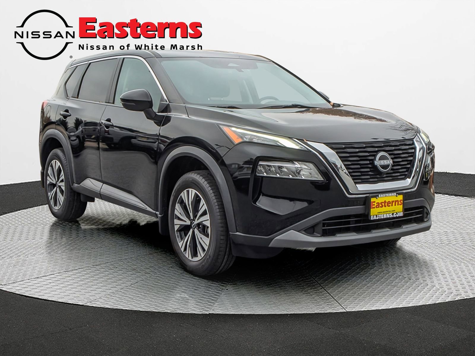 Used 2022 Nissan Rogue SV image 3