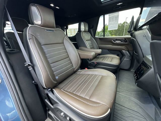 Certified 2025 GMC Yukon Denali Ultimate AWD/4WD image 28