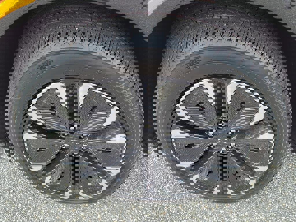 New 2025 Chevrolet Blazer EV RS image 9