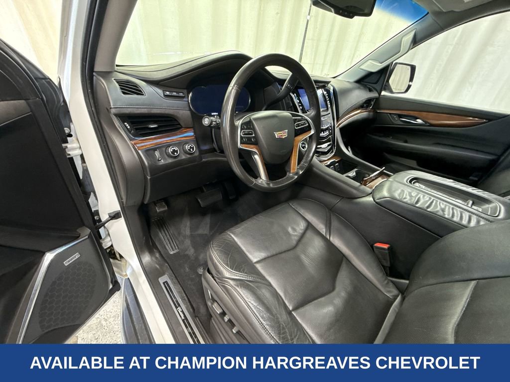 Used 2016 Cadillac Escalade ESV Luxury image 14
