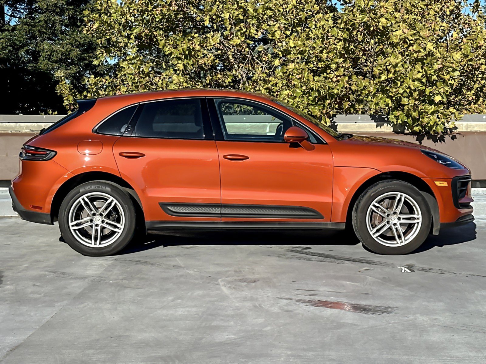 Used 2022 Porsche Macan w/ Premium Package Plus image 9