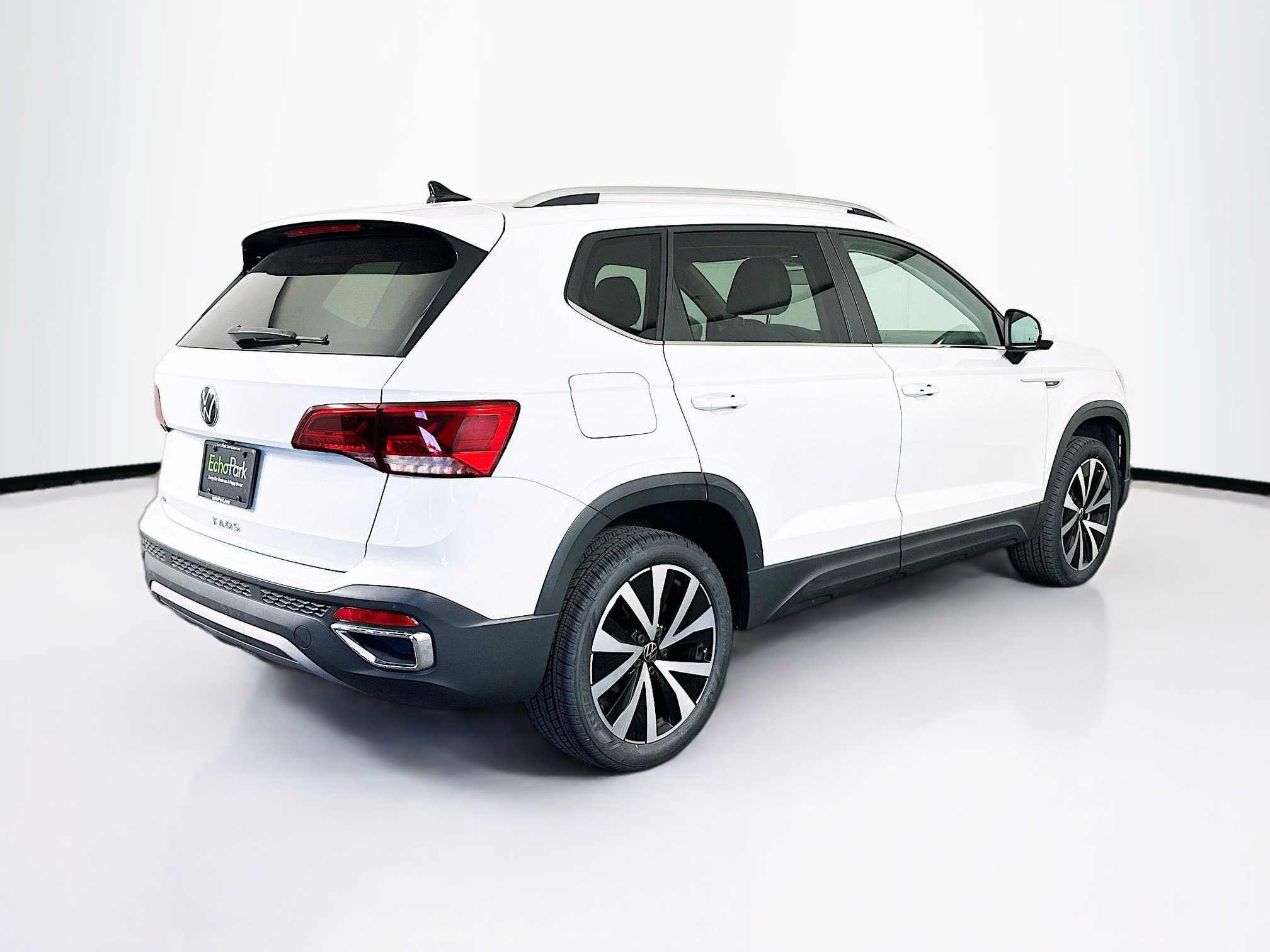 Used 2022 Volkswagen Taos SE FWD image 9