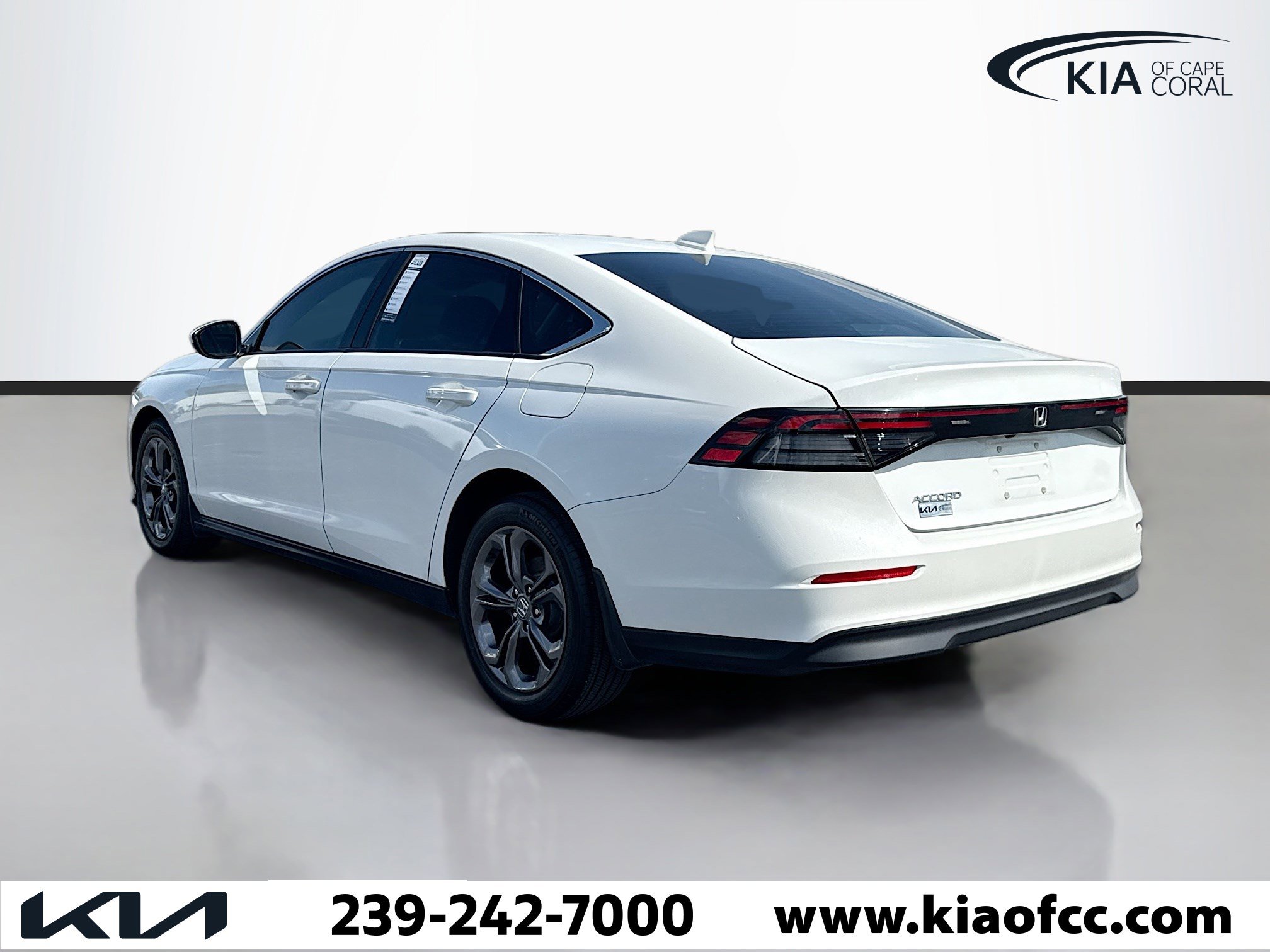 Used 2023 Honda Accord EX image 4