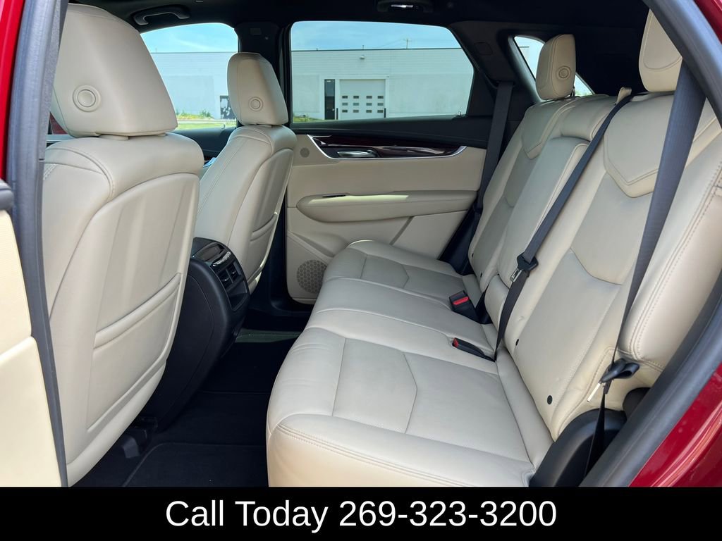 Used 2017 Cadillac XT5 Premium Luxury AWD/4WD image 6