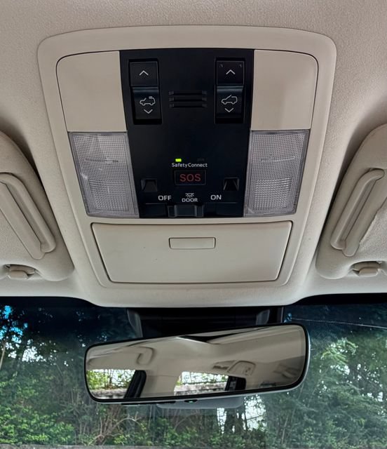 Used 2021 Lexus GX 460 Luxury w/ Sport Design Package AWD/4WD image 26