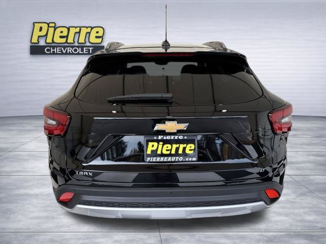 New 2026 Chevrolet Trax LT w/ Driver Confidence Package FWD image 3