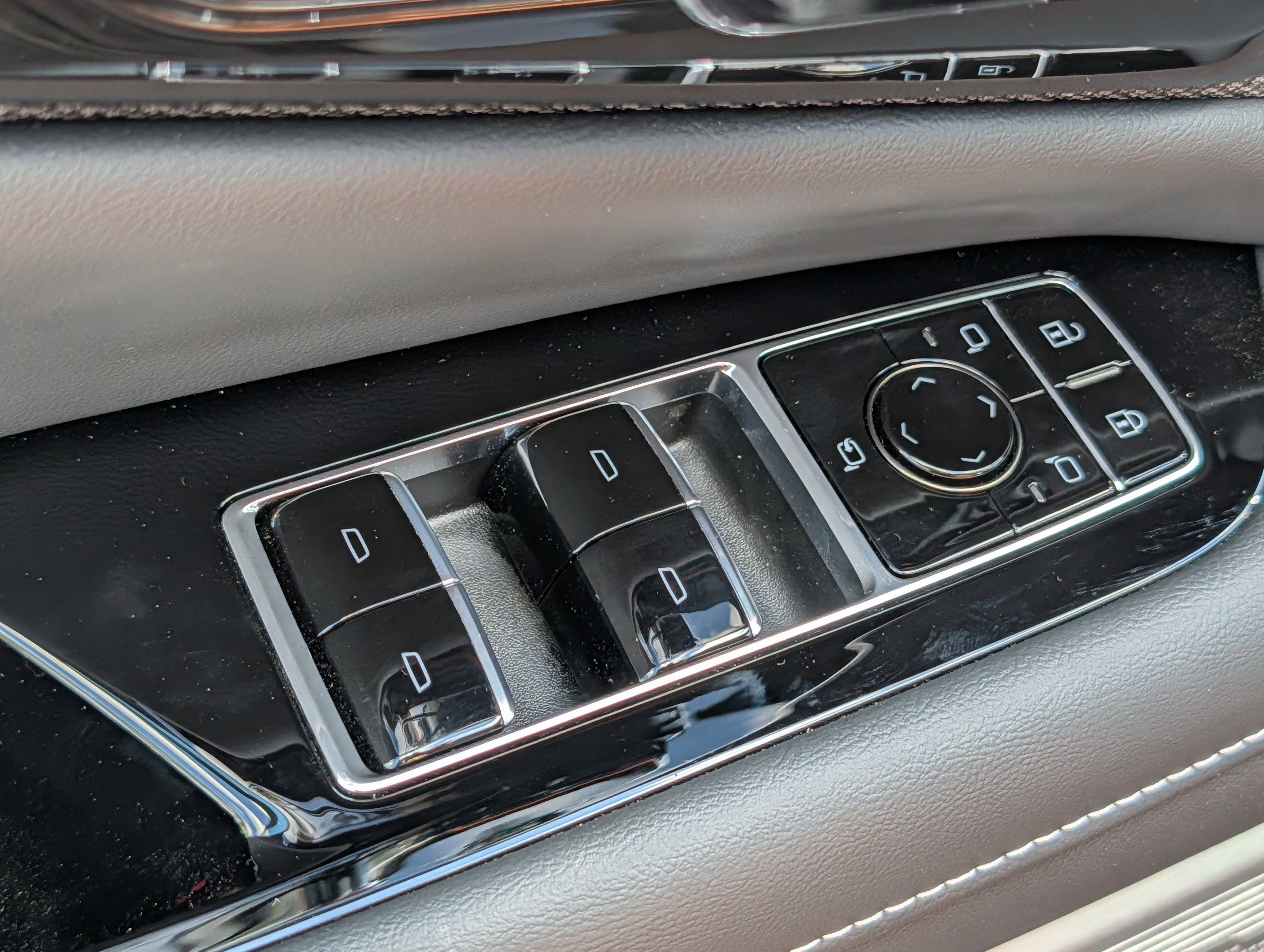 New 2026 Cadillac Optiq V w/ Magnus Launch Edition AWD/4WD image 28
