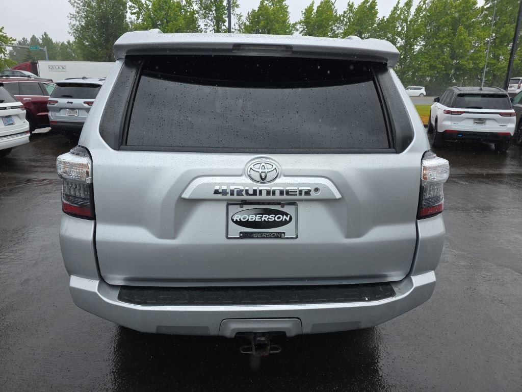 Used 2018 Toyota 4Runner SR5 AWD/4WD image 4