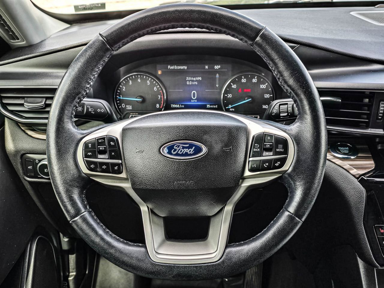 Used 2022 Ford Explorer Limited w/ Equipment Group 301A AWD/4WD image 30