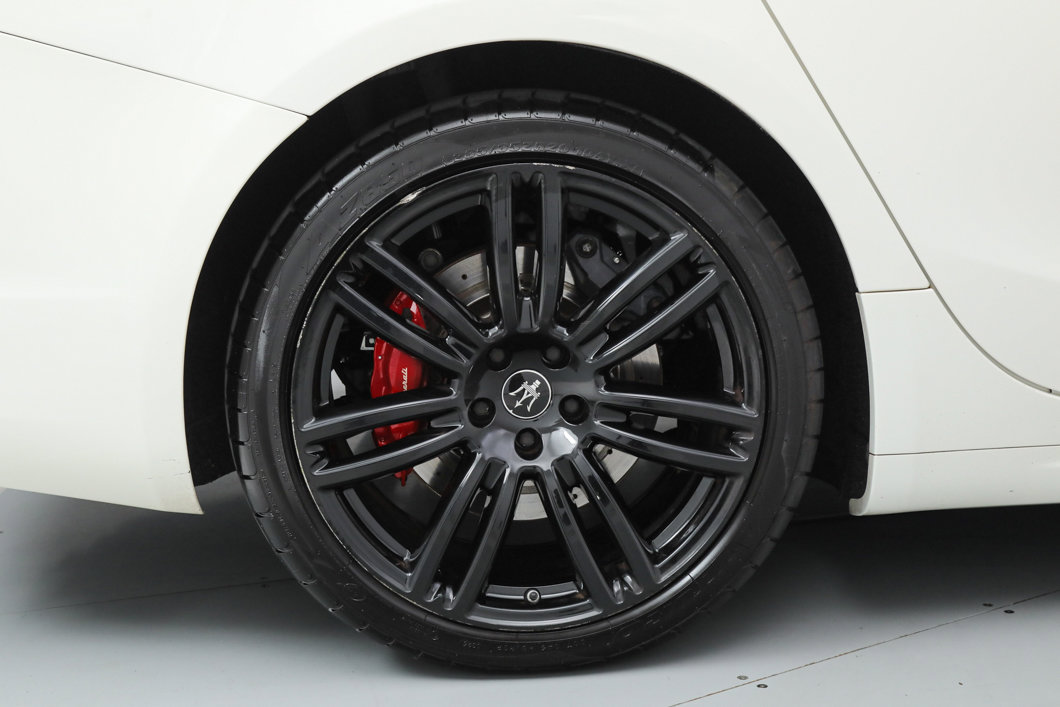 Certified 2023 Maserati Ghibli Modena Q4 AWD/4WD image 20