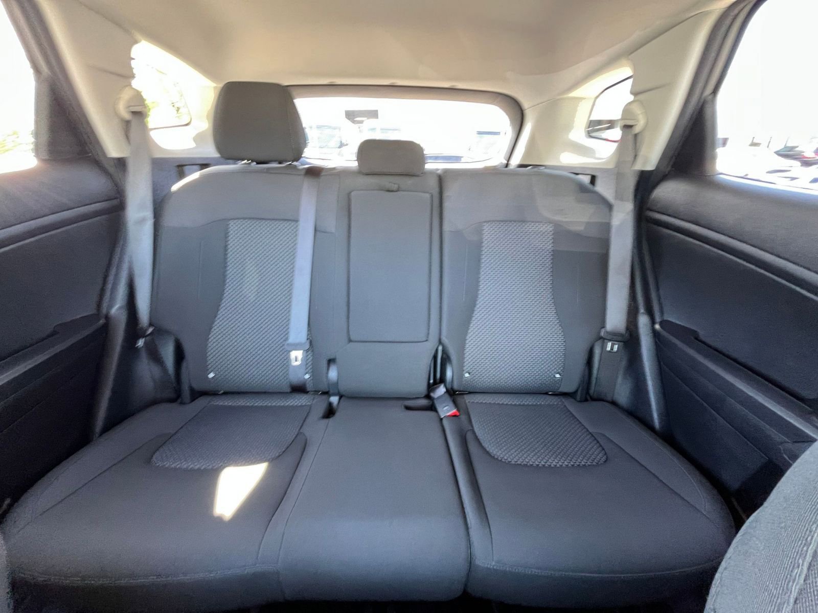 Used 2025 Kia Sportage LX image 37