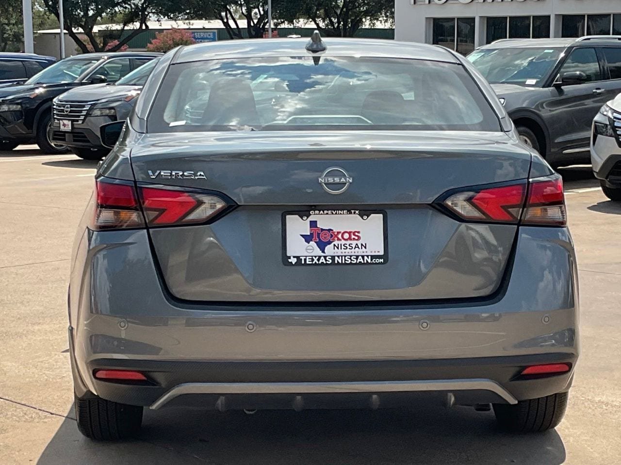 Used 2025 Nissan Versa SV w/ Trunk Package FWD image 5