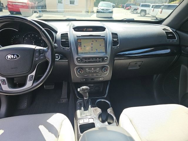 Used 2014 Kia Sorento SX w/ 3rd Row Package image 10