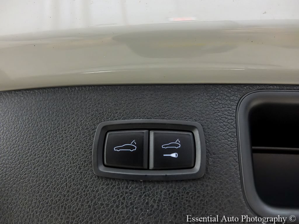 Used 2023 Porsche Macan AWD/4WD image 23
