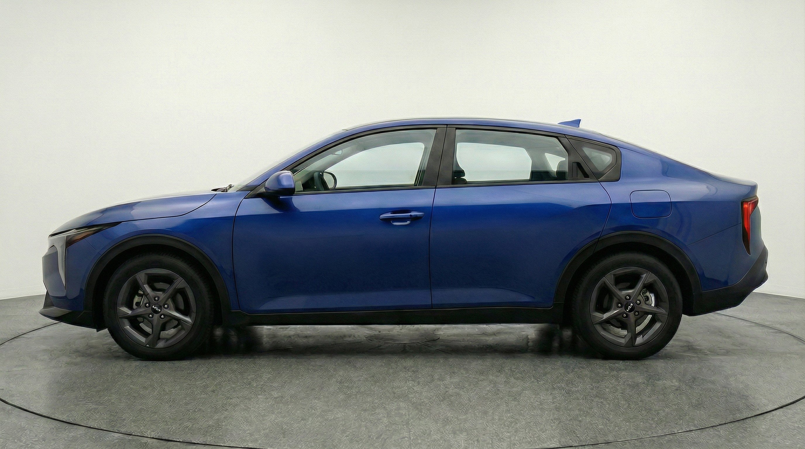Used 2025 Kia K4 LXS image 5