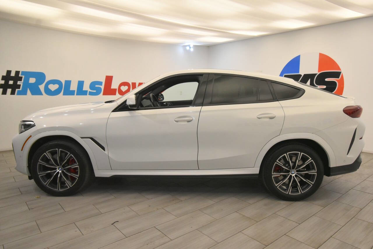 Used 2021 BMW X6 M50i w/ Premium Package image 2