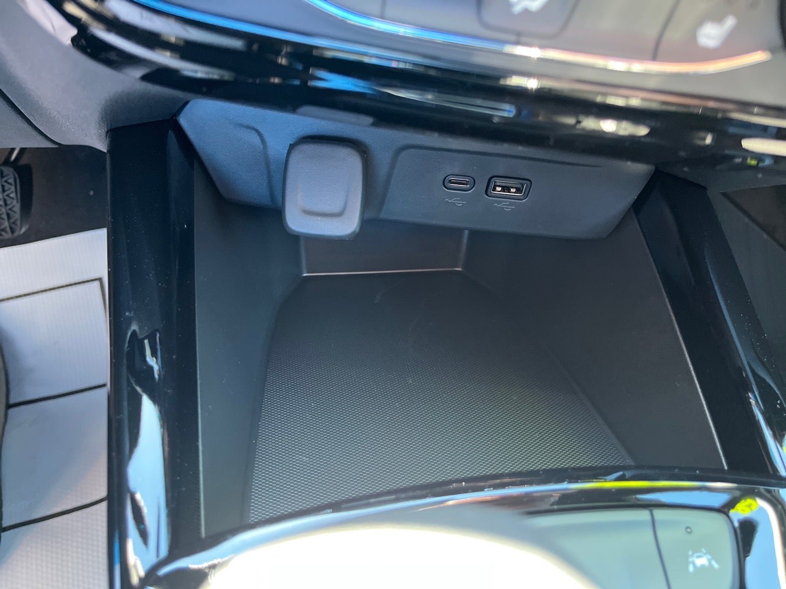 New 2026 Chevrolet Trax RS w/ Driver Confidence Package FWD image 26