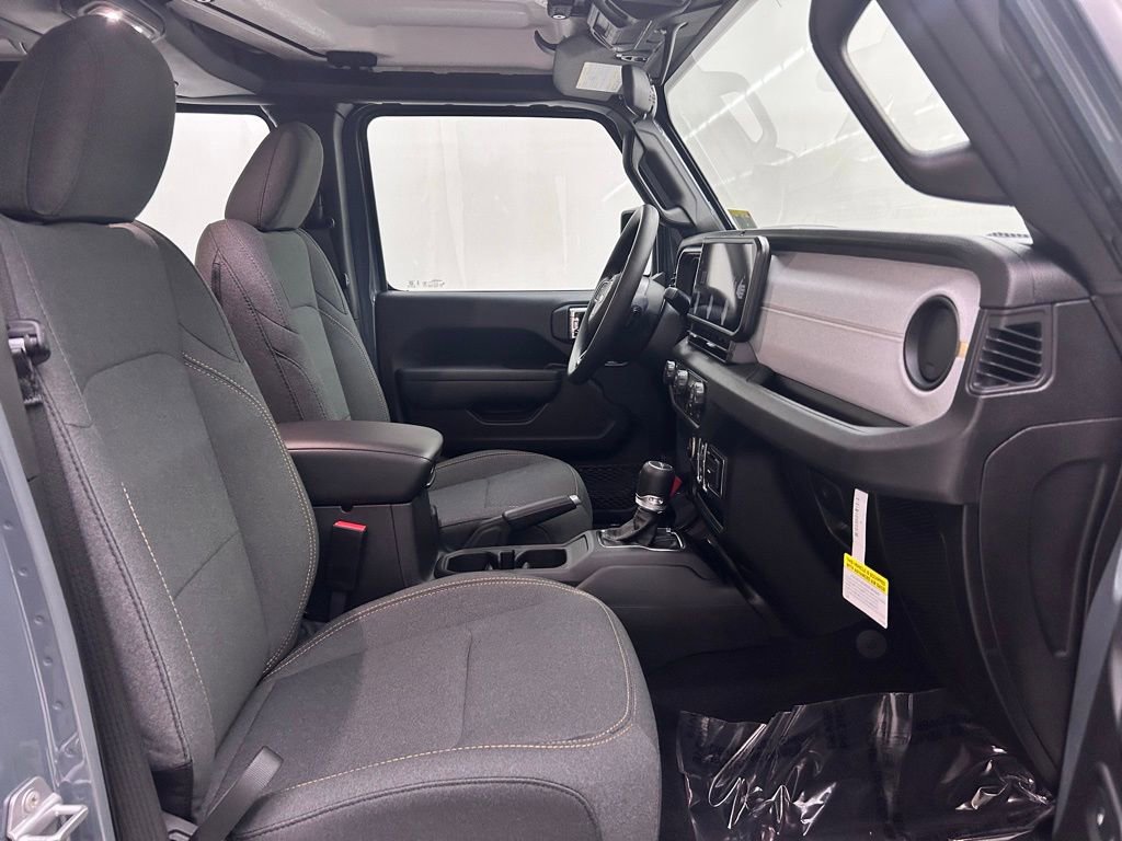 New 2026 Jeep Gladiator Sport AWD/4WD image 17