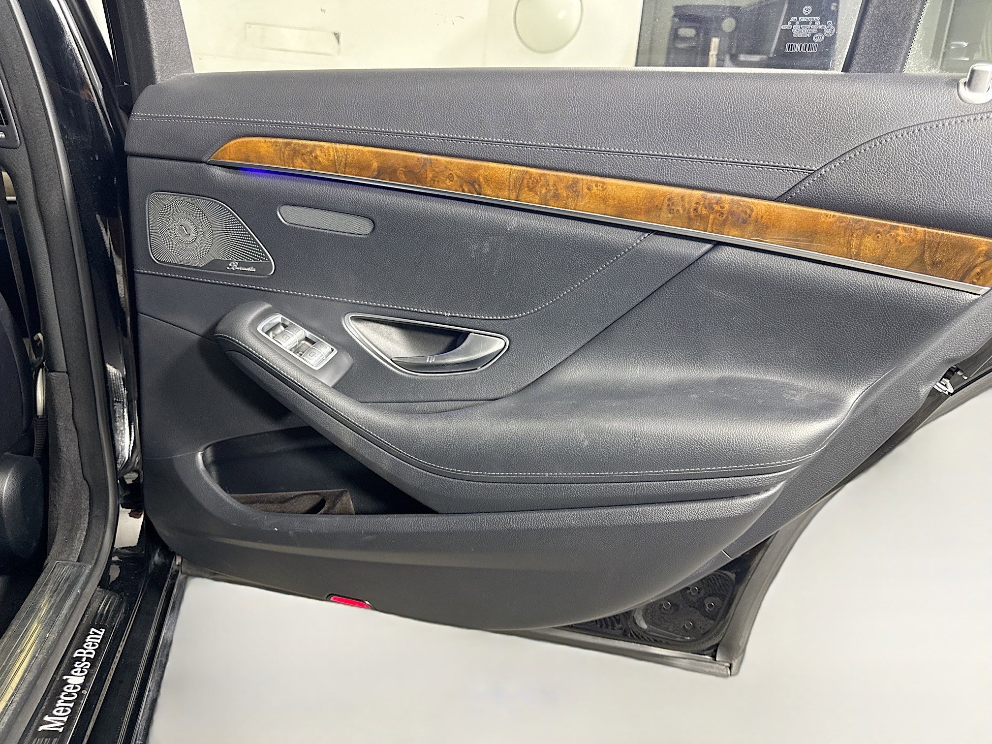 Used 2015 Mercedes-Benz S 550 4MATIC Sedan image 27