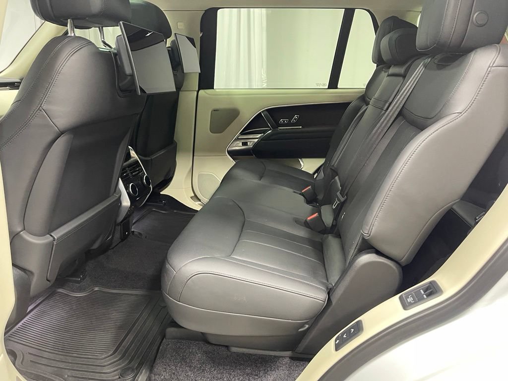 Used 2023 Land Rover Range Rover Long Wheelbase SE AWD/4WD image 25