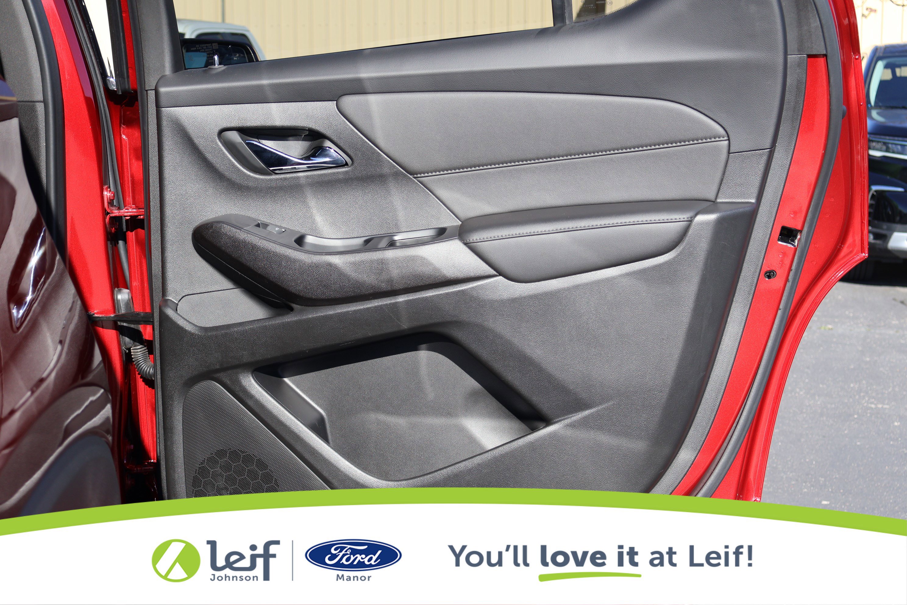 Used 2023 Chevrolet Traverse LT image 33