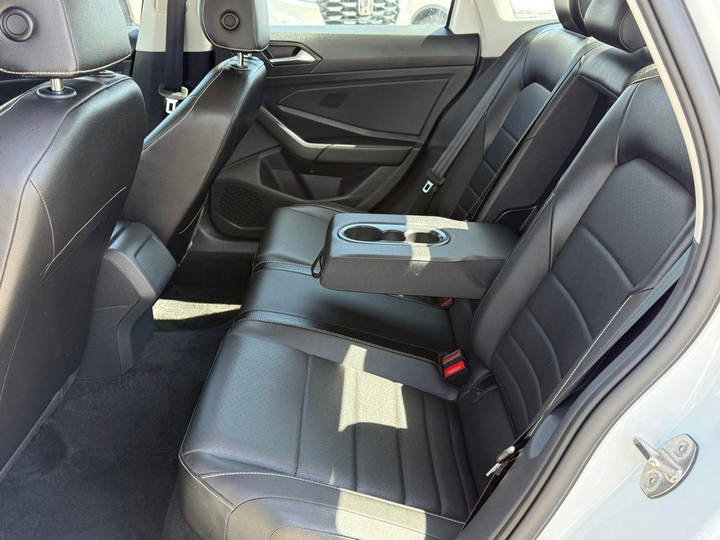 Used 2023 Volkswagen Jetta SE w/ Panoramic Sunroof Package FWD image 25