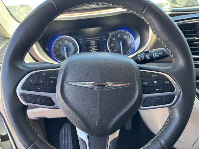 Used 2022 Chrysler Voyager LX FWD image 10