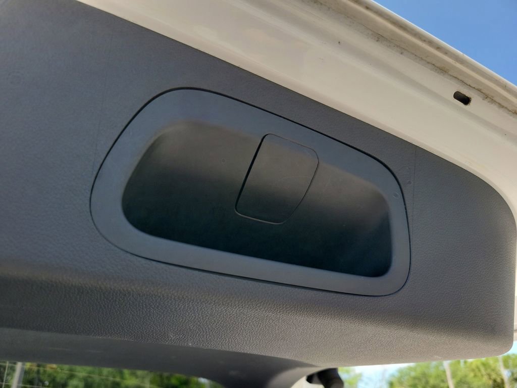Used 2024 Chevrolet Trax RS w/ Sunroof Package FWD image 11