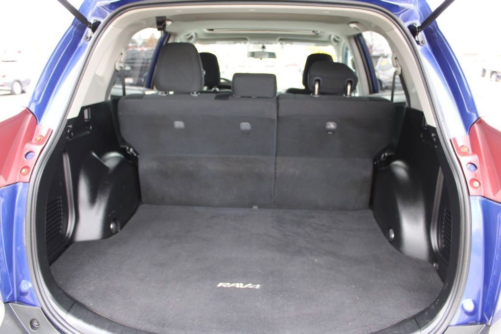 Used 2015 Toyota RAV4 XLE image 11