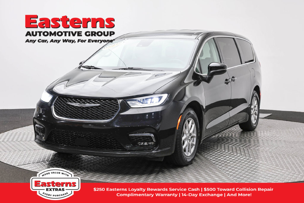 Used 2023 Chrysler Pacifica Touring-L