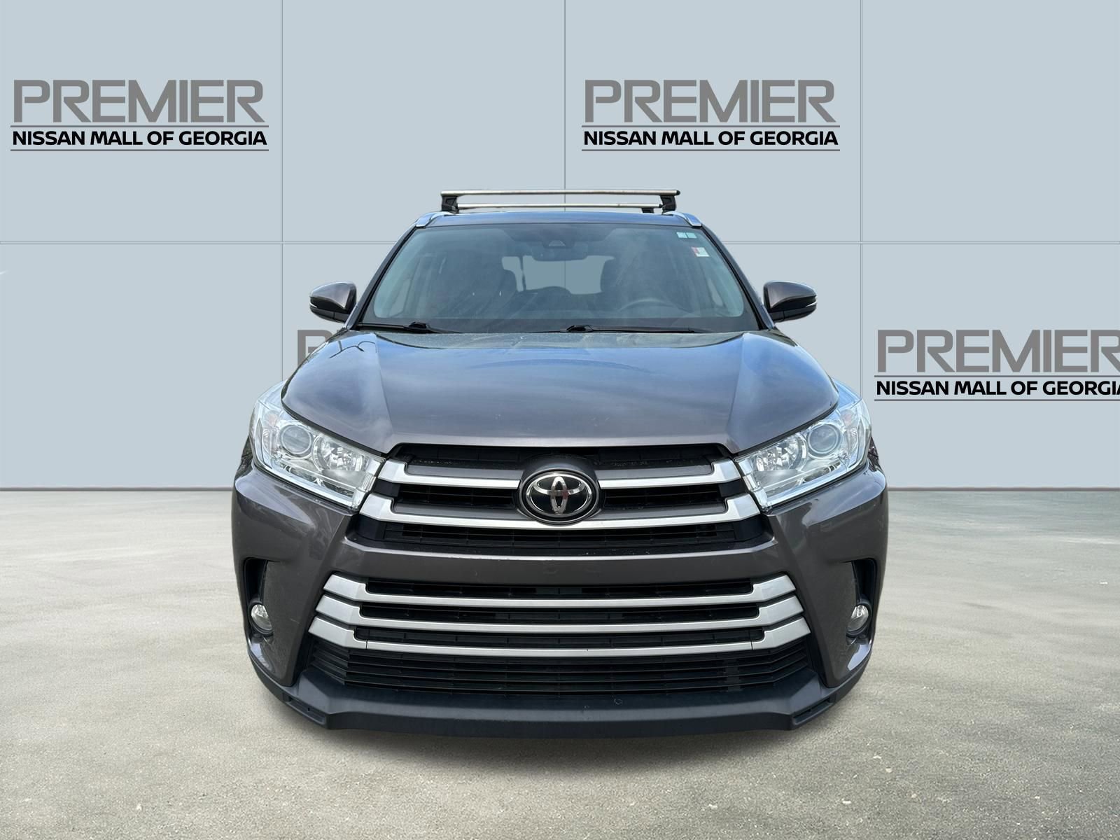Used 2019 Toyota Highlander XLE image 2