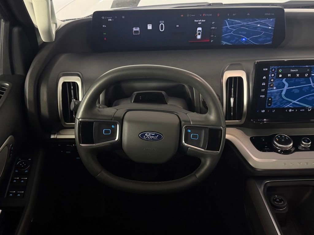 Used 2025 Ford Expedition Active AWD/4WD image 16