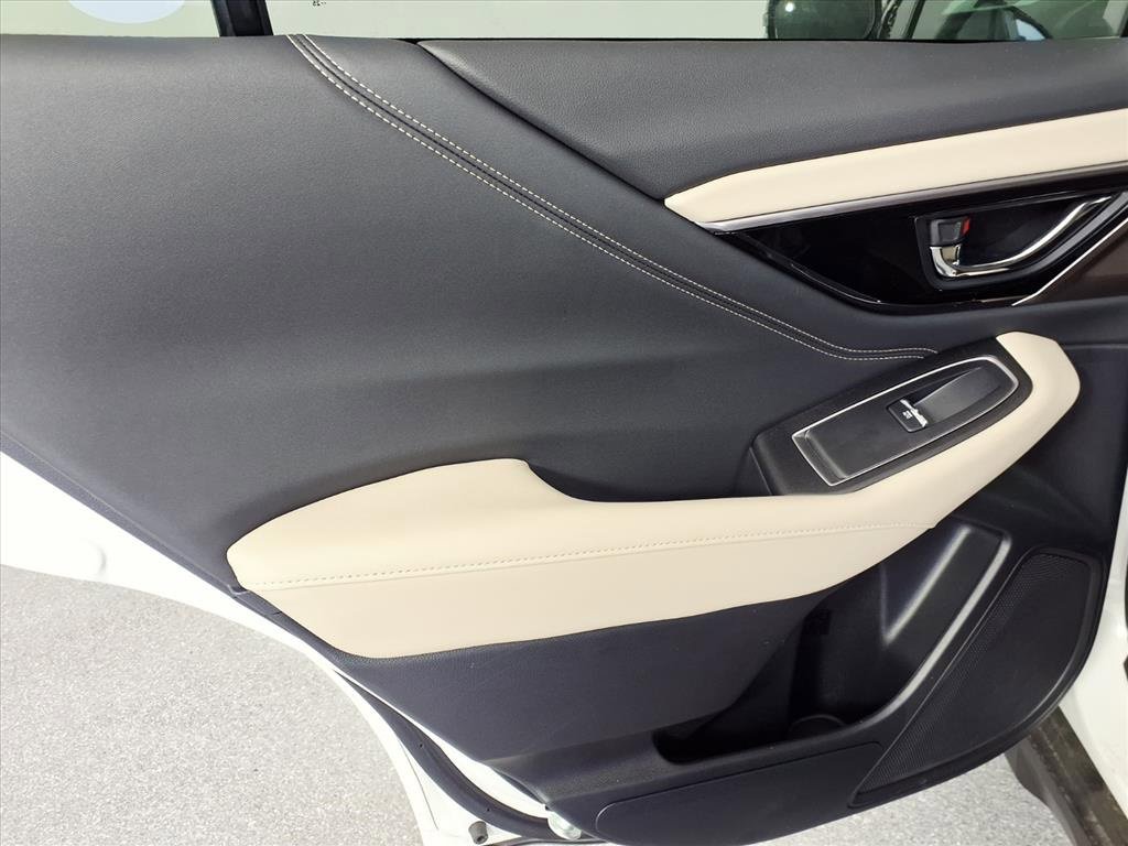 Certified 2025 Subaru Outback Limited image 11