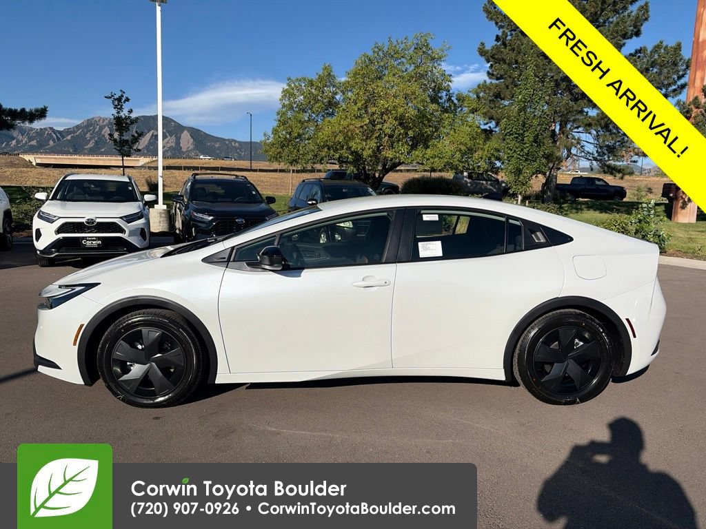 New 2027 Toyota Prius Plug-In Hybrid FWD image 5