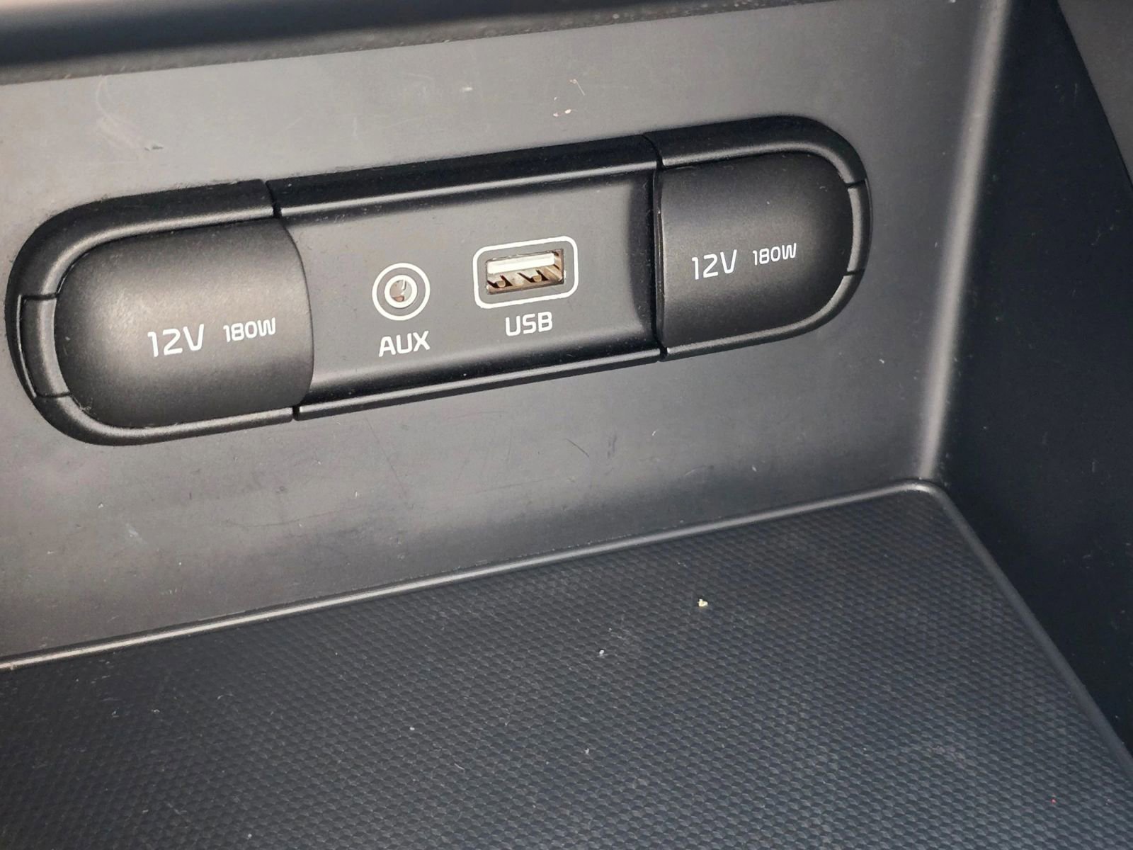 Used 2018 Kia Niro LX image 29