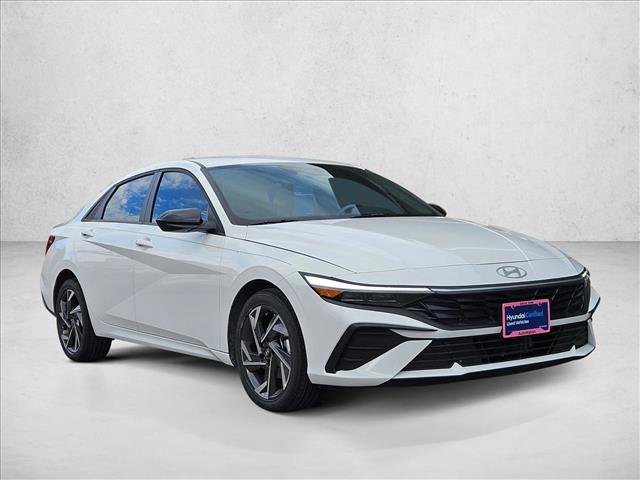 Certified 2025 Hyundai Elantra SEL image 3