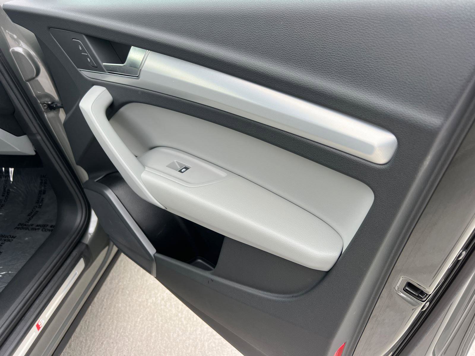 Used 2025 Audi Q5 2.0T Premium image 14