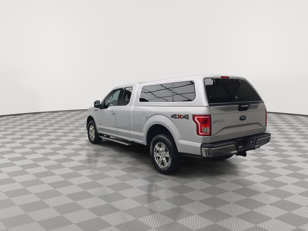 Used 2017 Ford F150 XLT w/ Equipment Group 302A Luxury AWD/4WD image 35