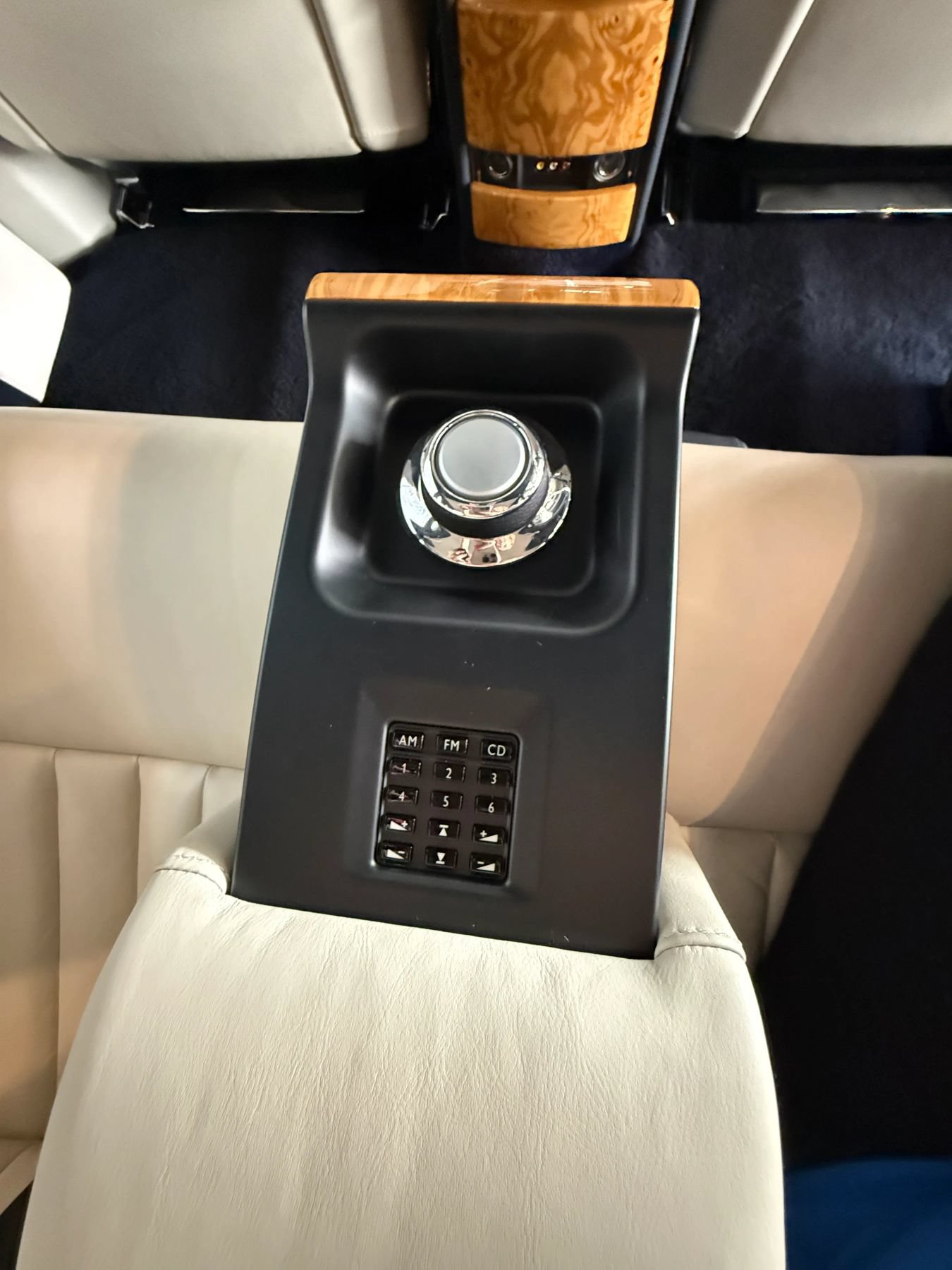 Used 2009 Rolls-Royce Phantom Sedan RWD image 30