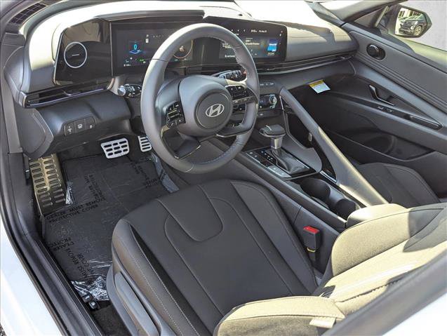 Used 2025 Hyundai Elantra SEL FWD image 3