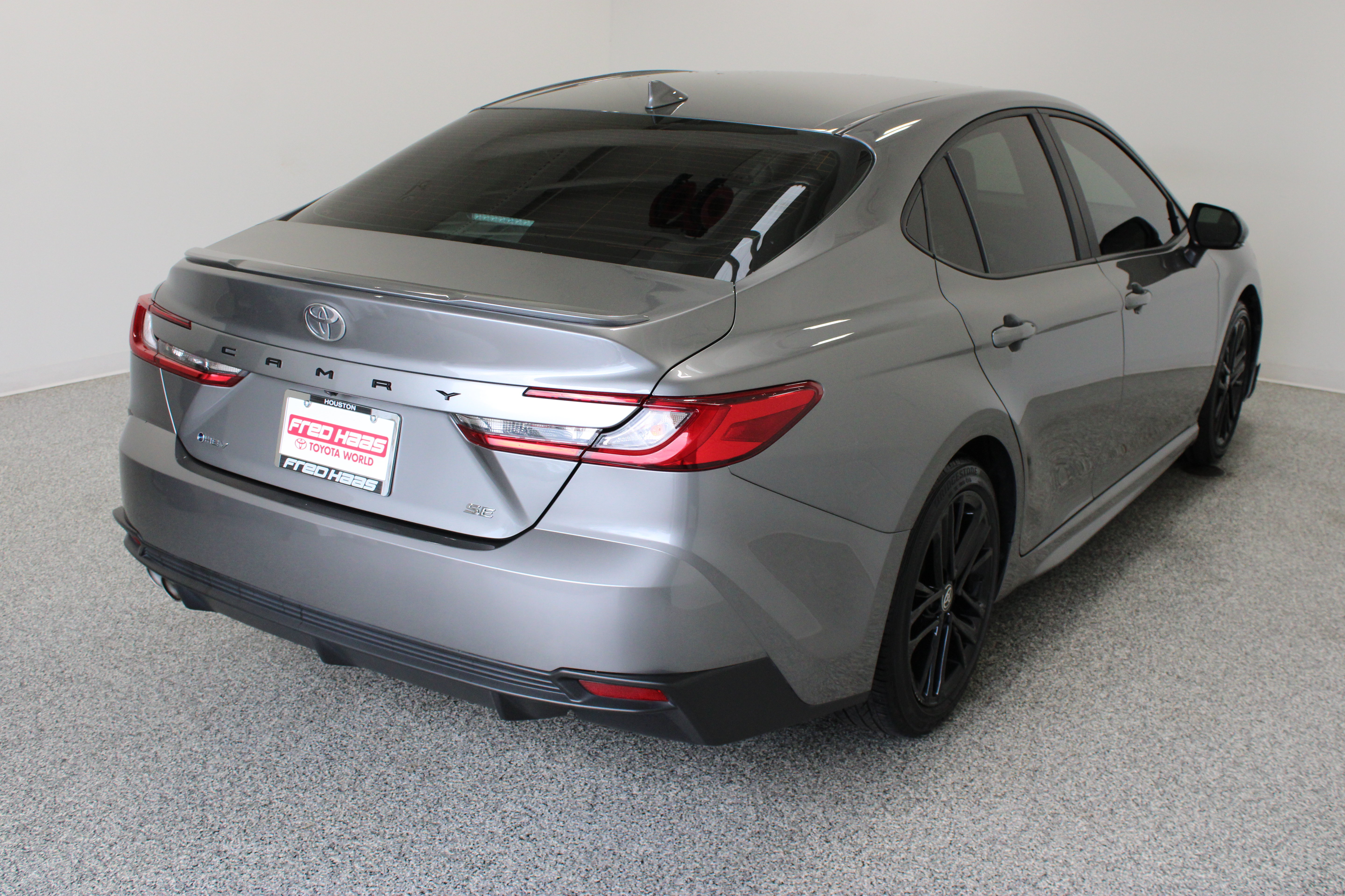 Used 2025 Toyota Camry SE FWD image 7