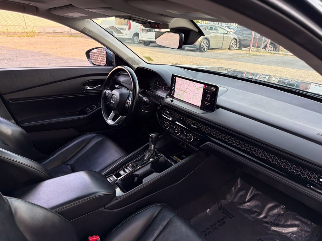 Used 2023 Honda Accord Touring image 12