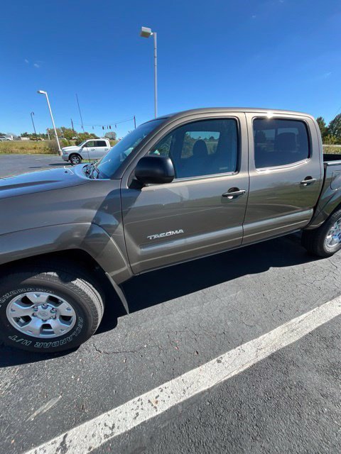 Used 2014 Toyota Tacoma 4x4 Double Cab w/ TRD Off-Road Package image 6