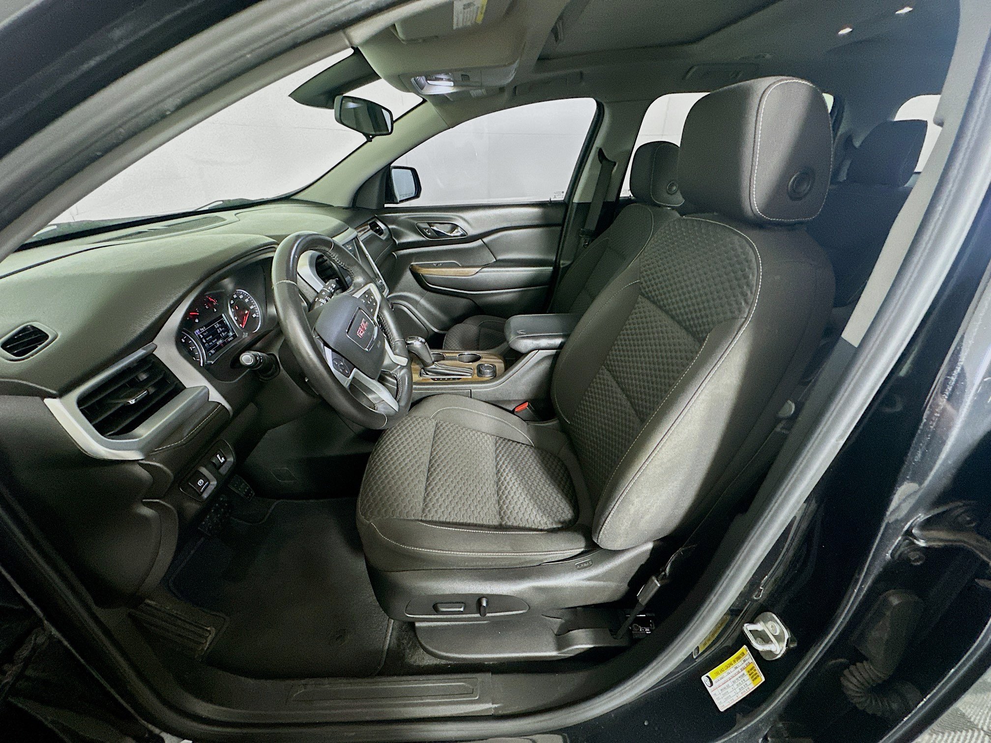 Used 2017 GMC Acadia SLE w/ Driver Alert Package I FWD image 13