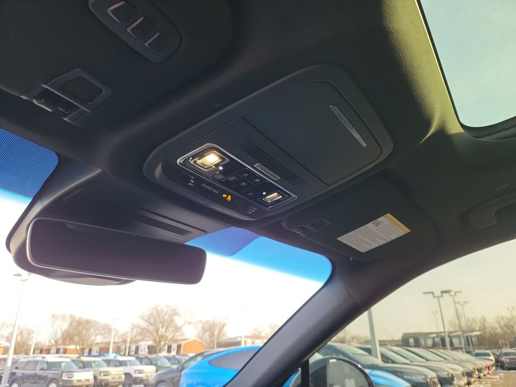 Certified 2024 Lincoln Nautilus Reserve w/ Equipment Group 202A image 30