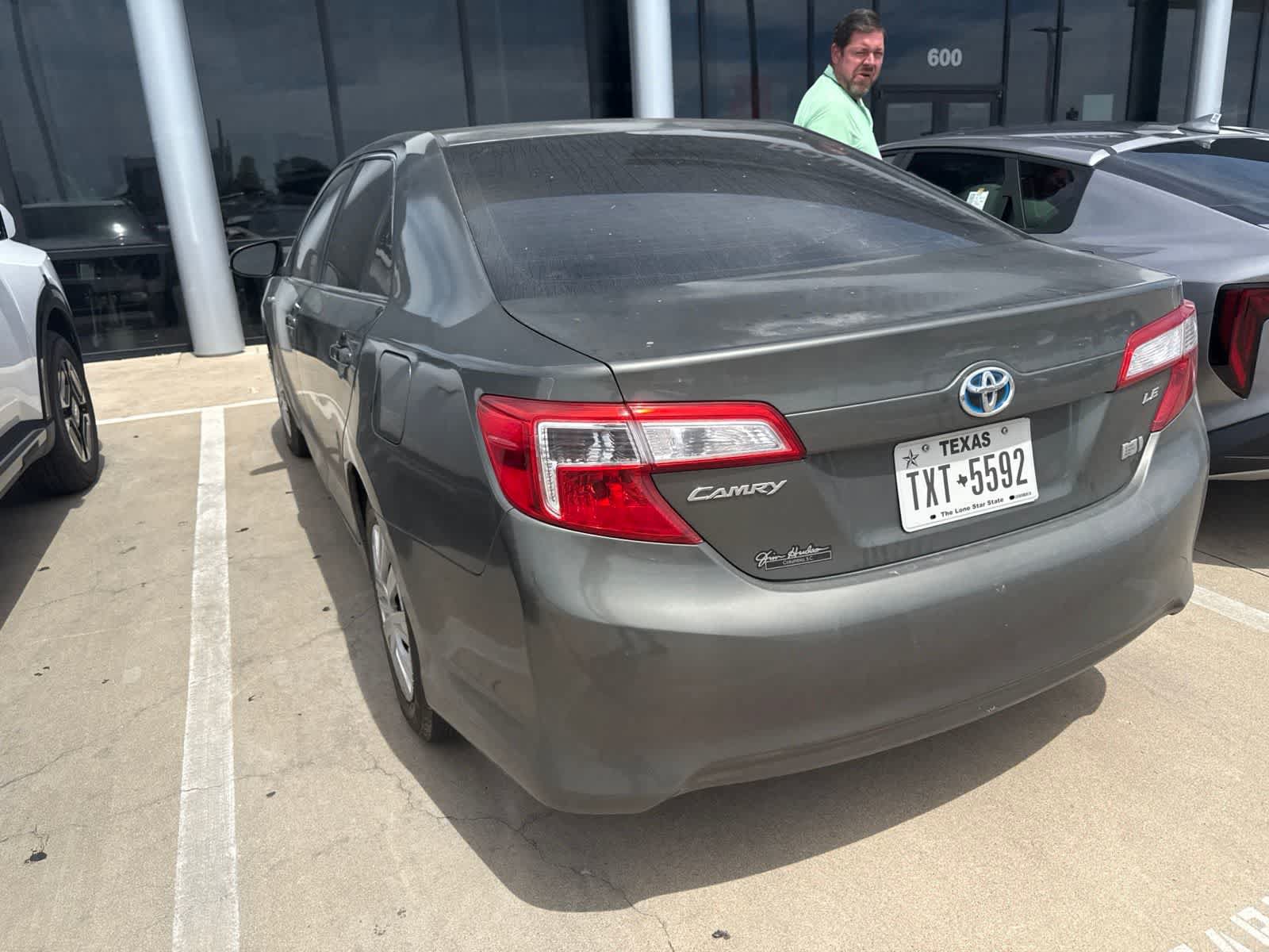Used 2012 Toyota Camry LE FWD image 5